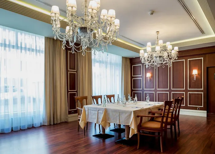 Luxury hotel only: Hotel Century